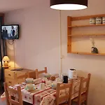 Daire Trois Vallees 516 By Interhome *